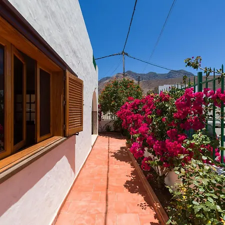 In Near Playa Del Juncal Agaete